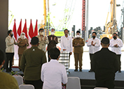 Indonesian President Joko Widodo (middle) speaks at the groundbreaking of PTFI’s smelter site in October.